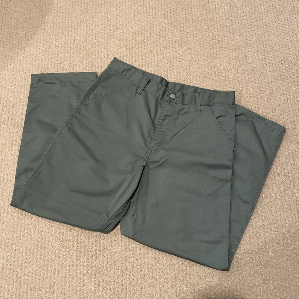 Carhartt WIP Green Khaki Pants, size 32 x 32, Perfect condition. NWOT.